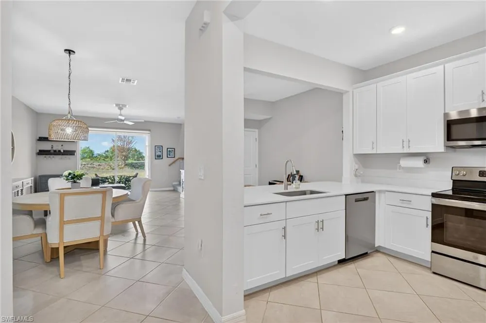 2821 Citrus Street Naples, FL 34120