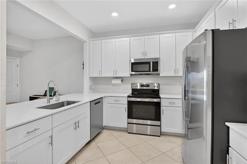 2821 Citrus Street Naples, FL 34120