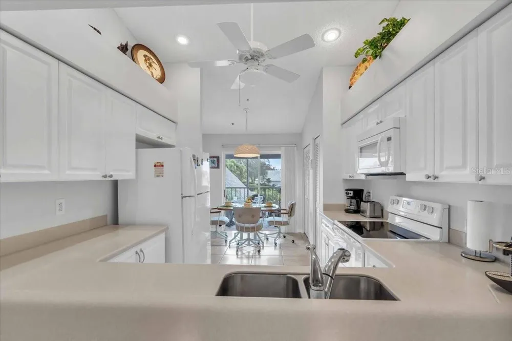 6807 STONE RIVER ROAD #204 Bradenton, FL 34203