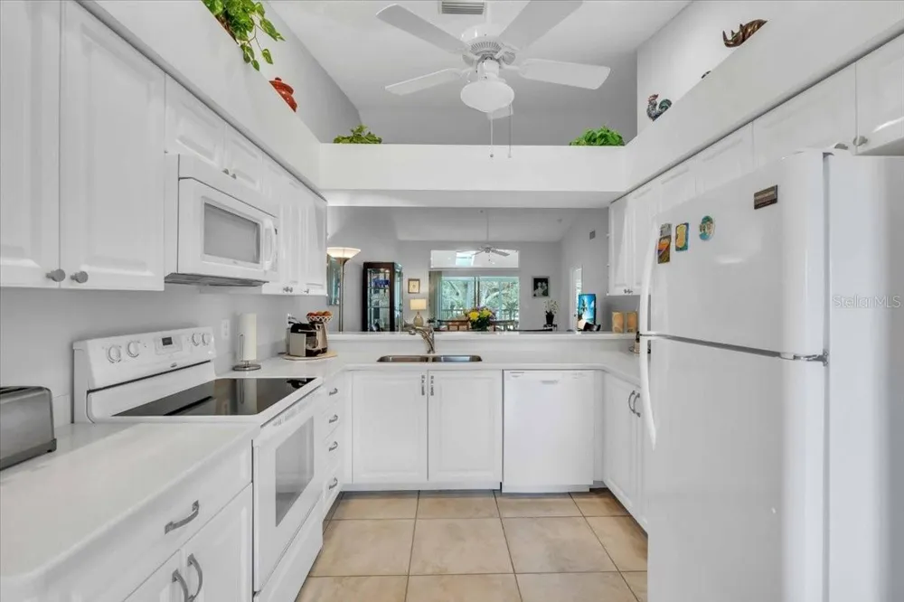 6807 STONE RIVER ROAD #204 Bradenton, FL 34203
