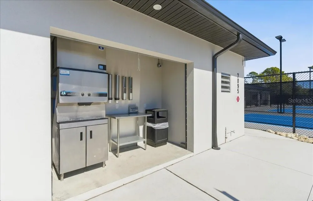 6807 STONE RIVER ROAD #204 Bradenton, FL 34203