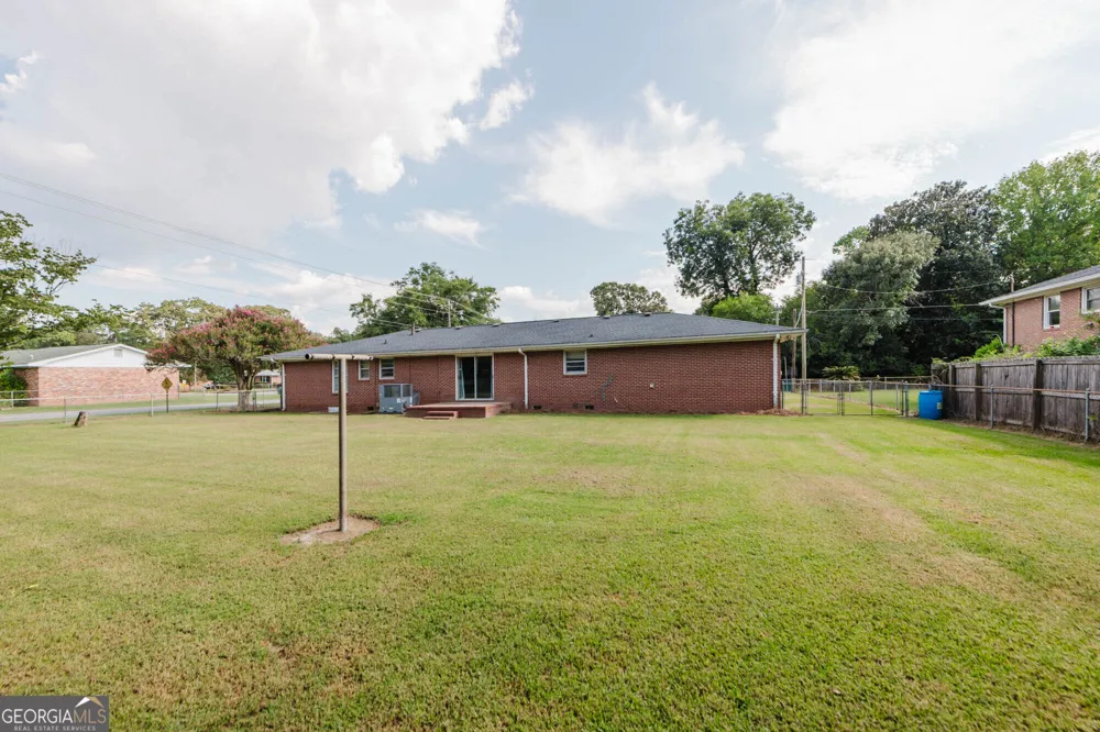 200 Heather ST Warner Robins, GA 31093