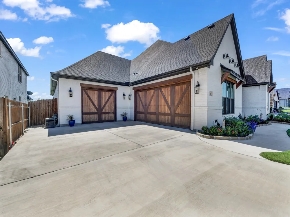 1217 Crown Valley Drive Weatherford, TX 76087