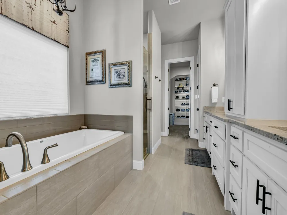 1217 Crown Valley Drive Weatherford, TX 76087