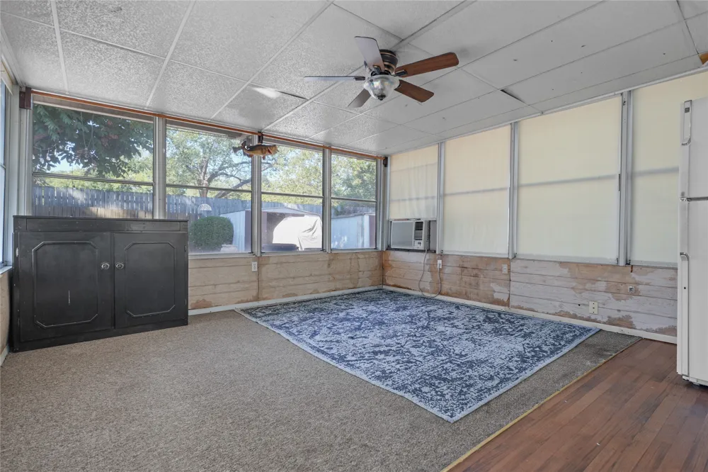 1809 Anderson Street Irving, TX 75062