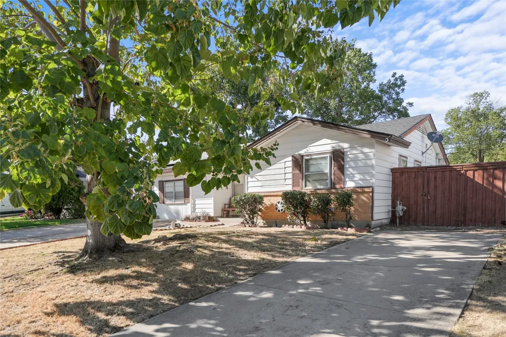 1809 Anderson Street Irving, TX 75062