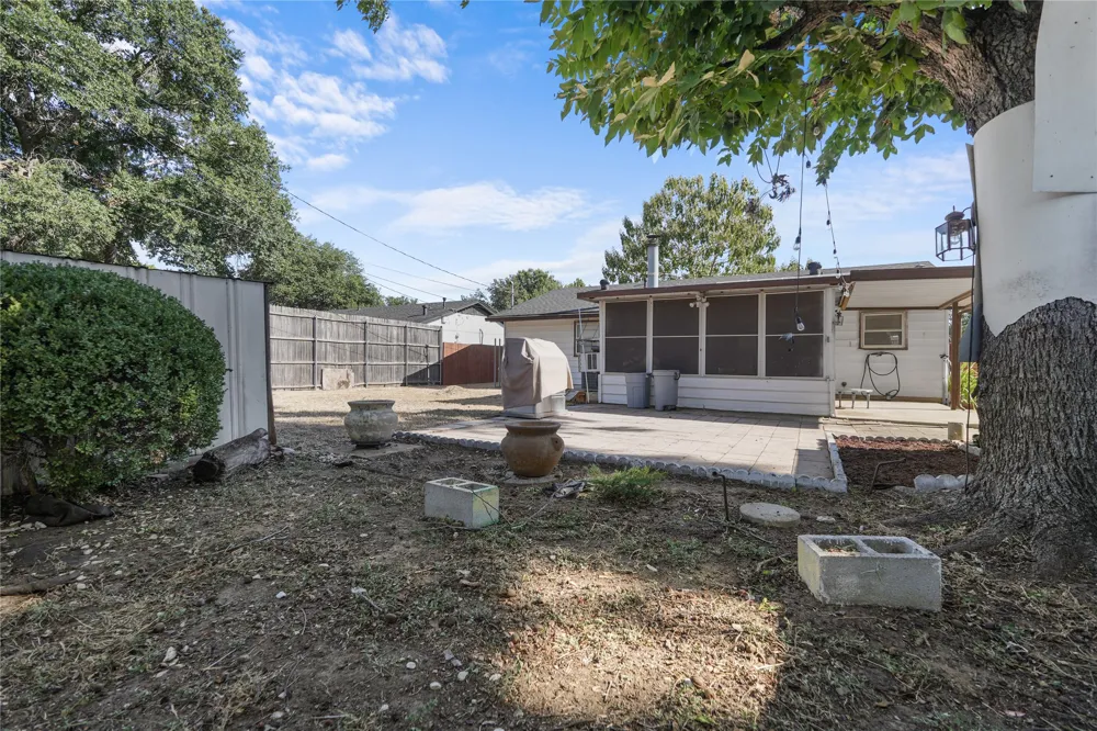 1809 Anderson Street Irving, TX 75062