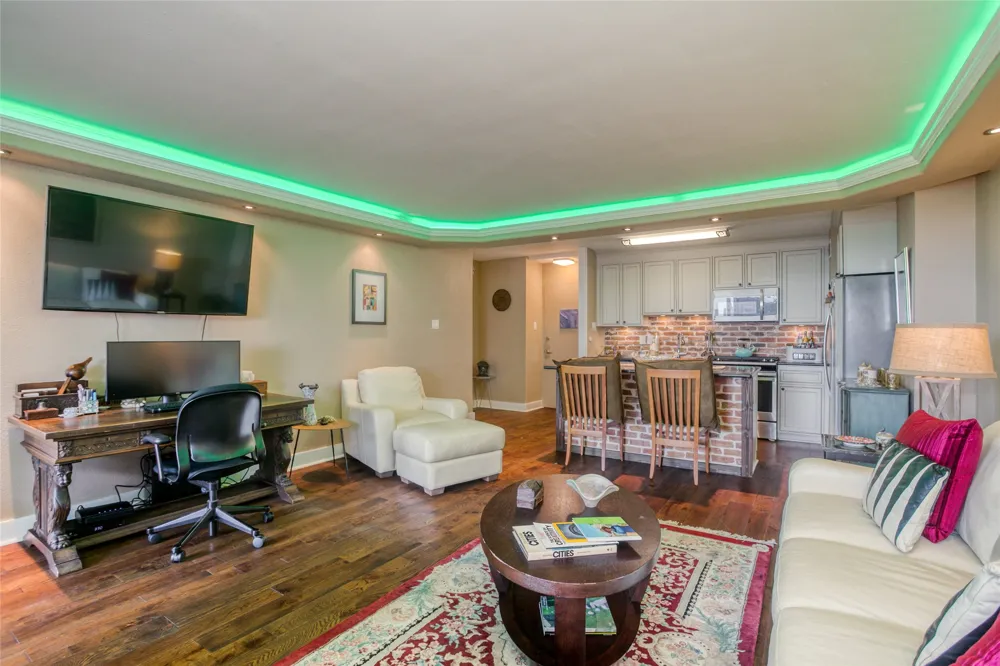 3883 Turtle Creek Boulevard #1811 Dallas, TX 75219