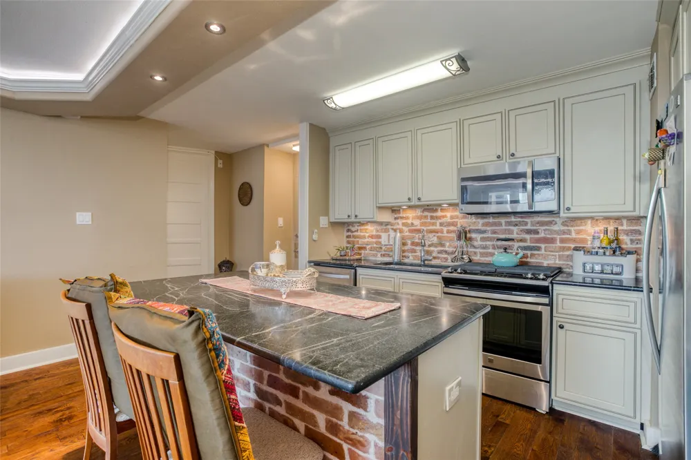 3883 Turtle Creek Boulevard #1811 Dallas, TX 75219