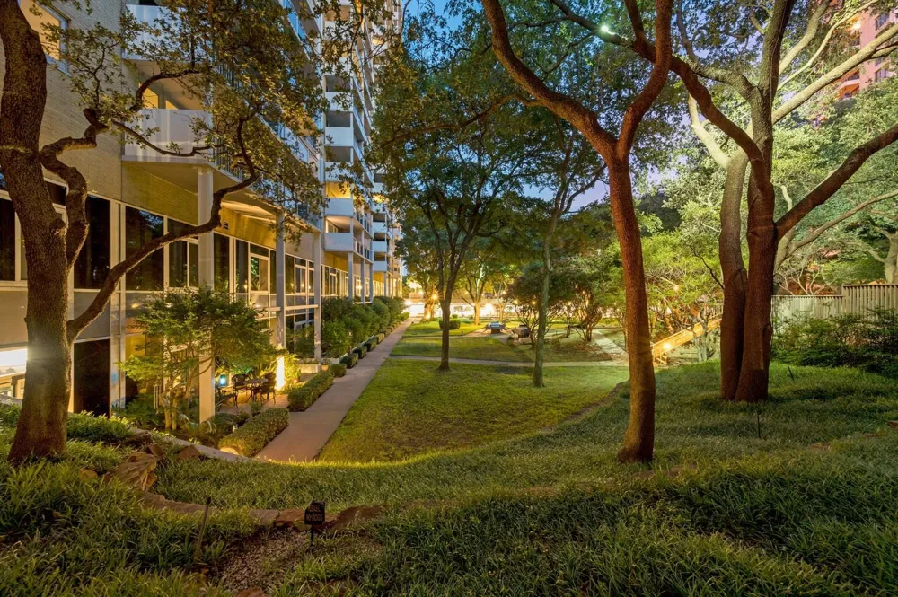 3883 Turtle Creek Boulevard #1811 Dallas, TX 75219