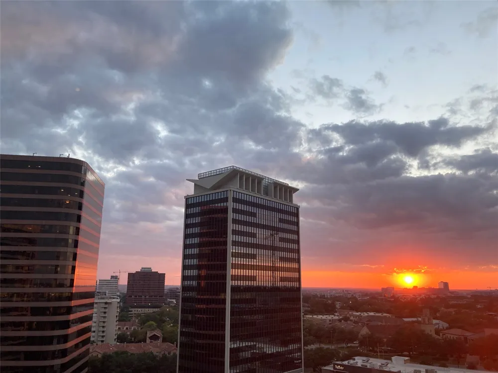 3883 Turtle Creek Boulevard #1811 Dallas, TX 75219