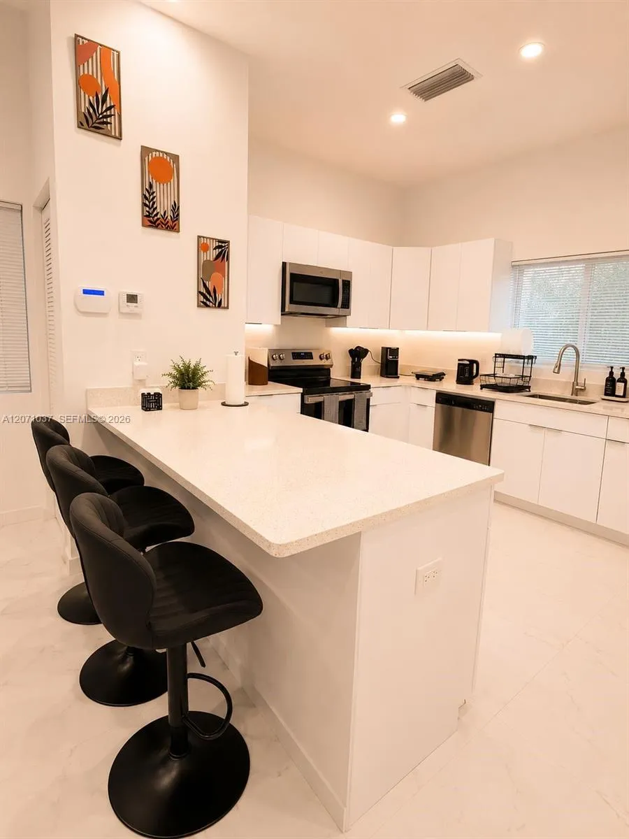 5433 NW 5th Ave #2 Miami, FL 33127