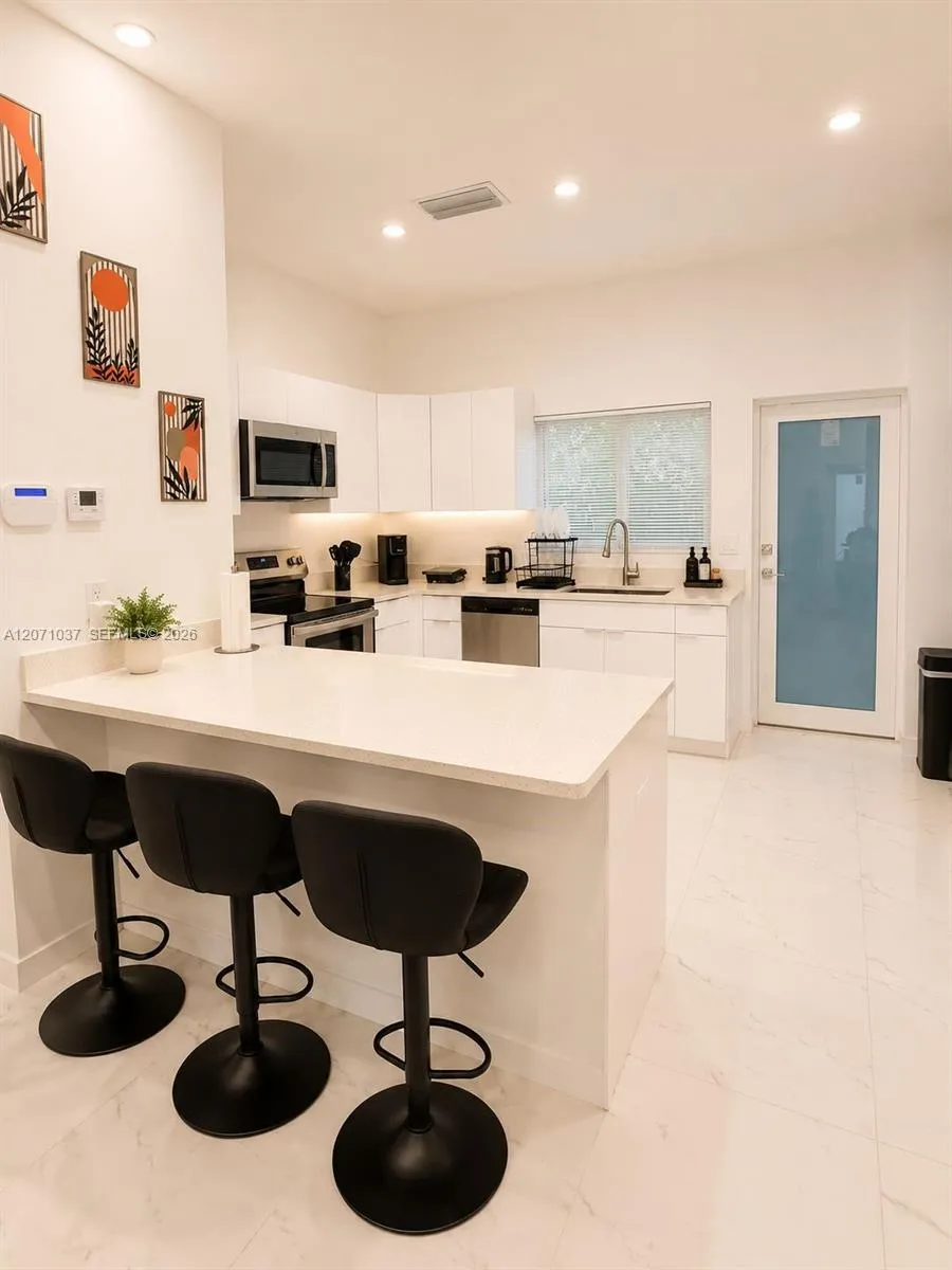 5433 NW 5th Ave #2 Miami, FL 33127