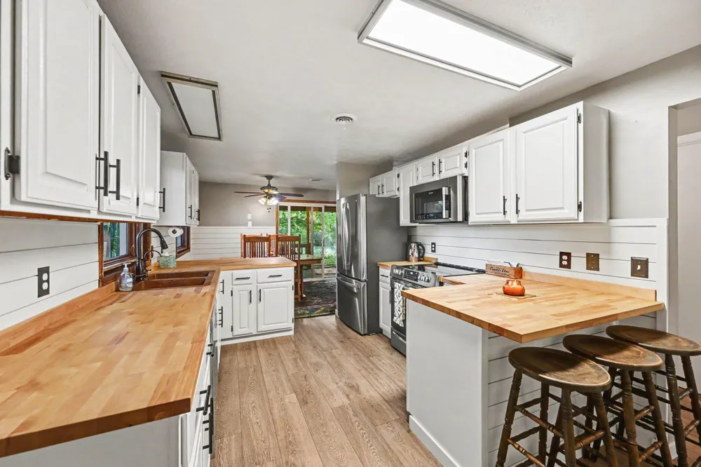 37016 64th Avenue Paw Paw, MI 49079