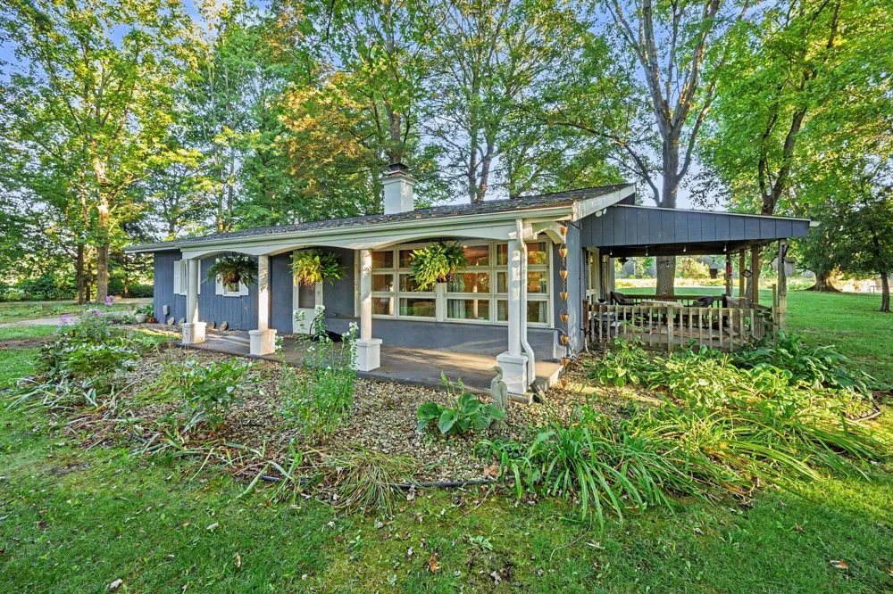 37016 64th Avenue Paw Paw, MI 49079