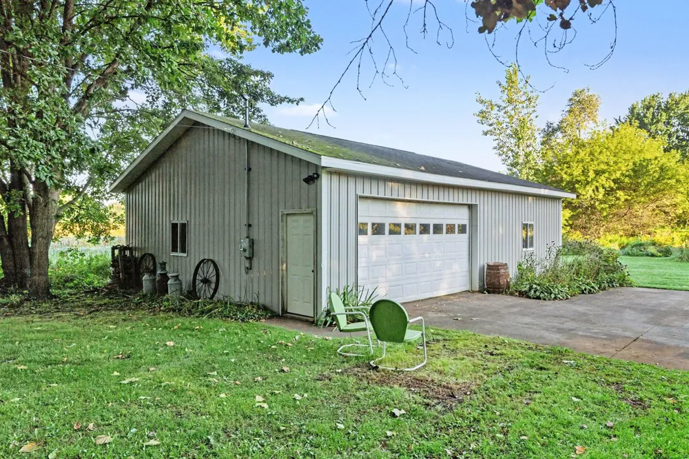 37016 64th Avenue Paw Paw, MI 49079
