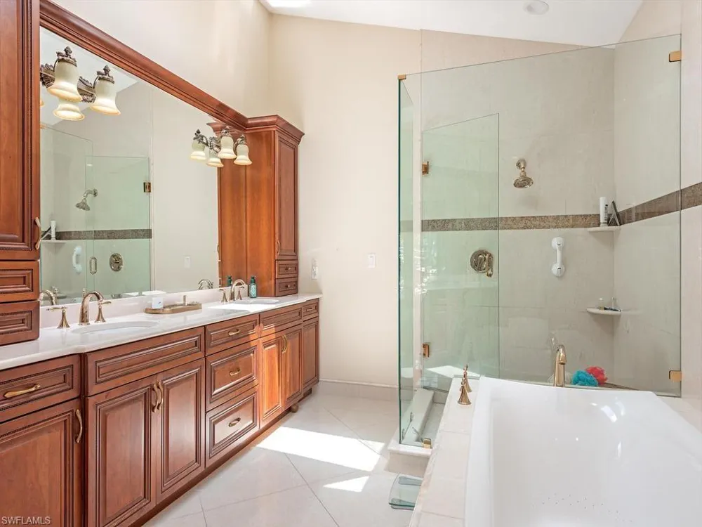 1620 3rd Street S Naples, FL 34102