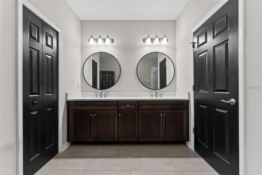 29913 SOUTHWELL LANE Wesley Chapel, FL 33543