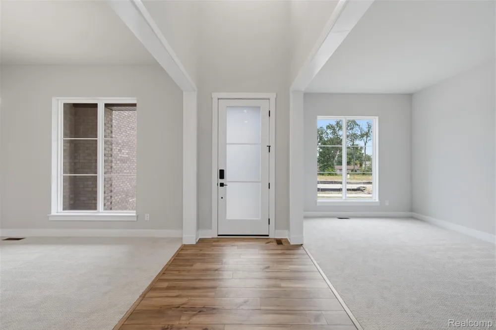 2417 Provencal Drive Commerce Charter Township, MI 48382