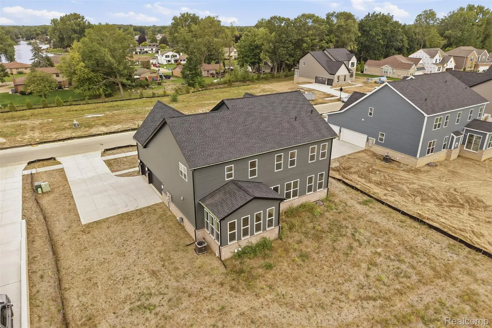 2417 Provencal Drive Commerce Charter Township, MI 48382