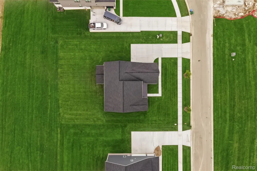 2417 Provencal Drive Commerce Charter Township, MI 48382