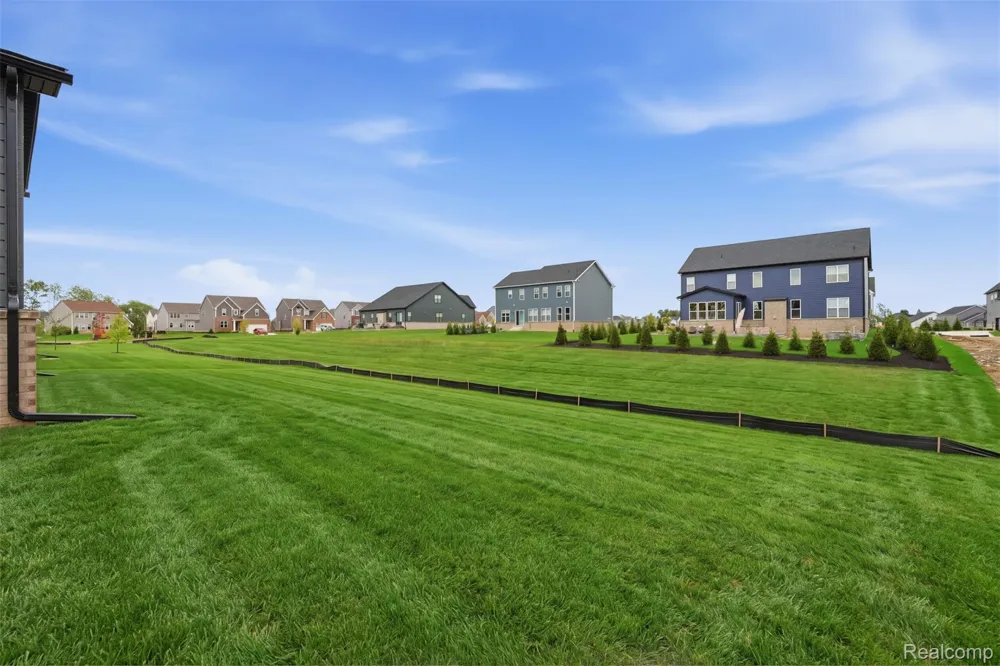 2417 Provencal Drive Commerce Charter Township, MI 48382