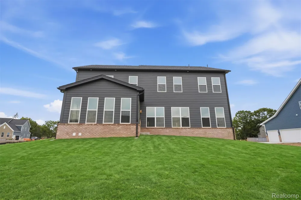 2417 Provencal Drive Commerce Charter Township, MI 48382