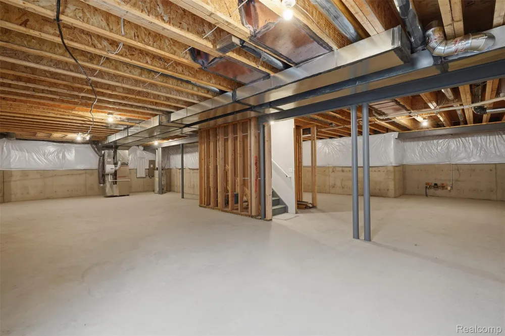 2417 Provencal Drive Commerce Charter Township, MI 48382
