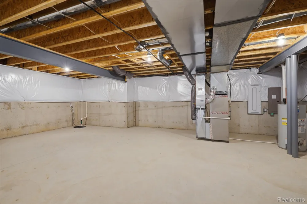 2417 Provencal Drive Commerce Charter Township, MI 48382