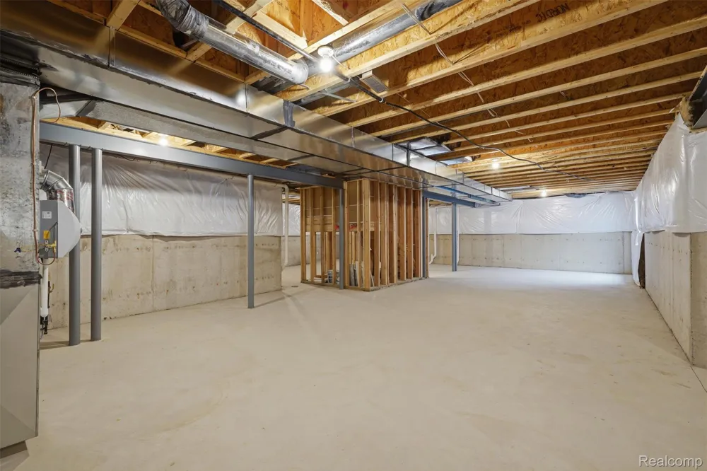 2417 Provencal Drive Commerce Charter Township, MI 48382