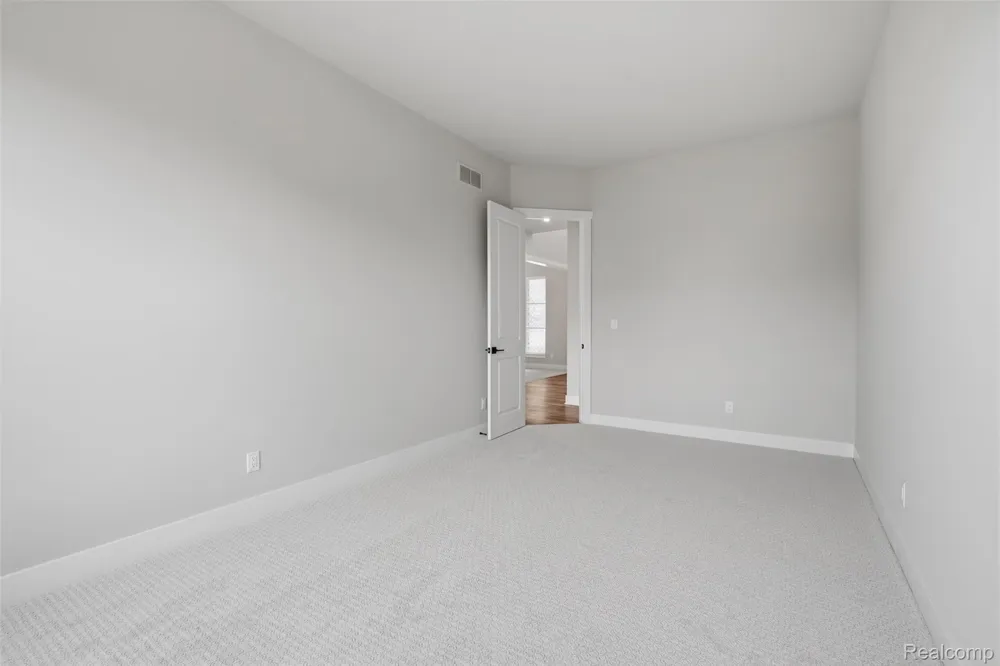 2417 Provencal Drive Commerce Charter Township, MI 48382