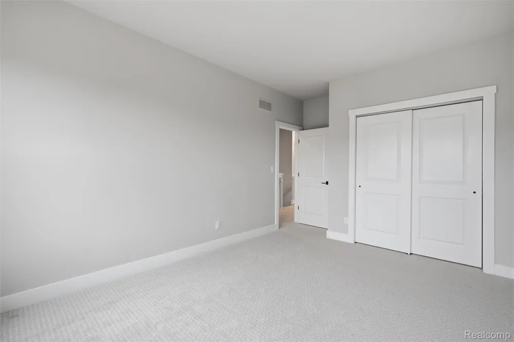 2417 Provencal Drive Commerce Charter Township, MI 48382