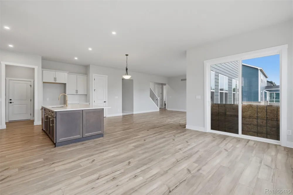 2417 Provencal Drive Commerce Charter Township, MI 48382
