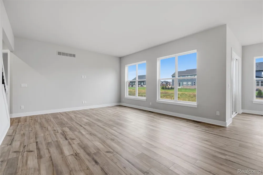 2417 Provencal Drive Commerce Charter Township, MI 48382