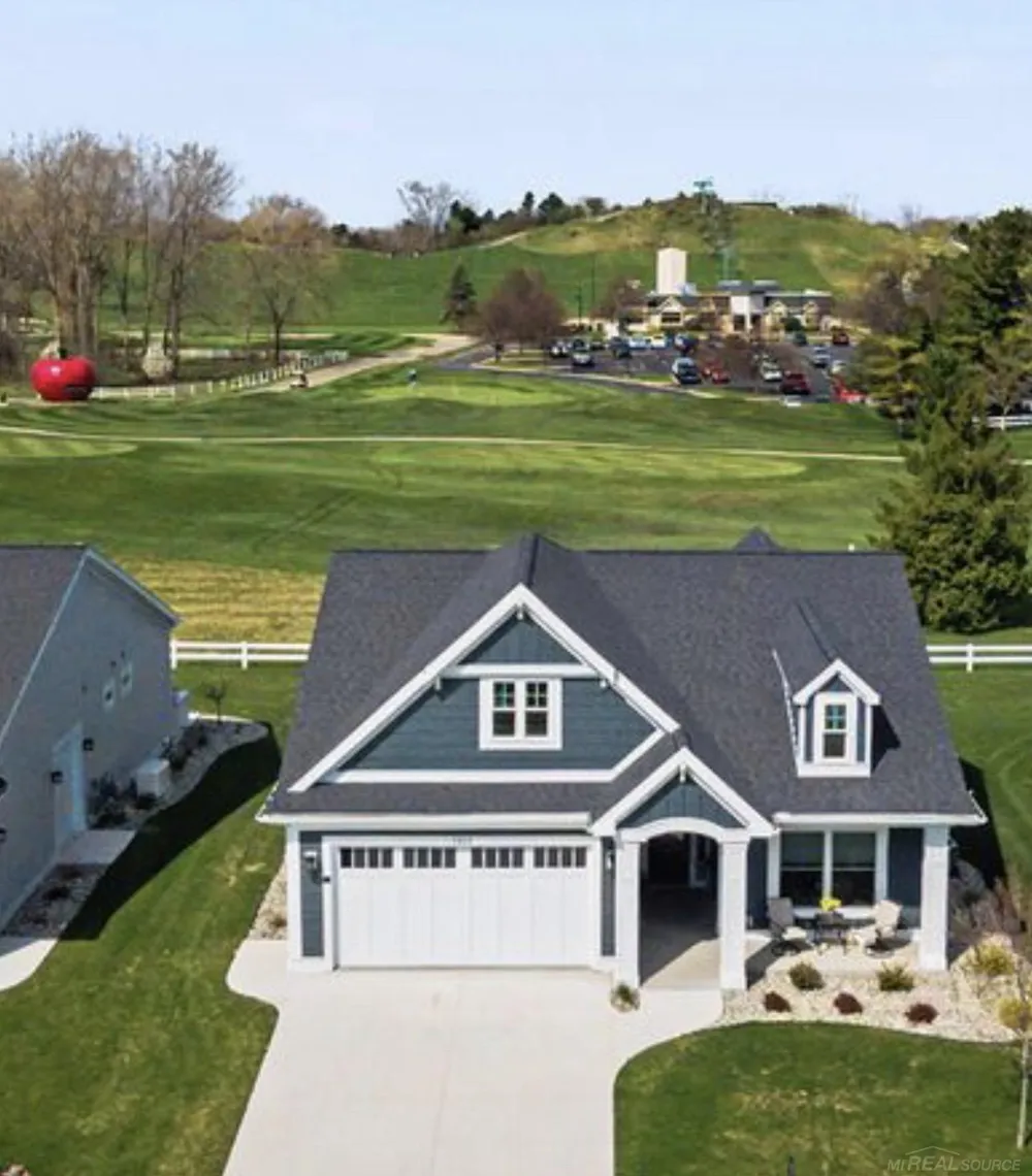 4219 Village Green Drive Thomas Township, MI 48623