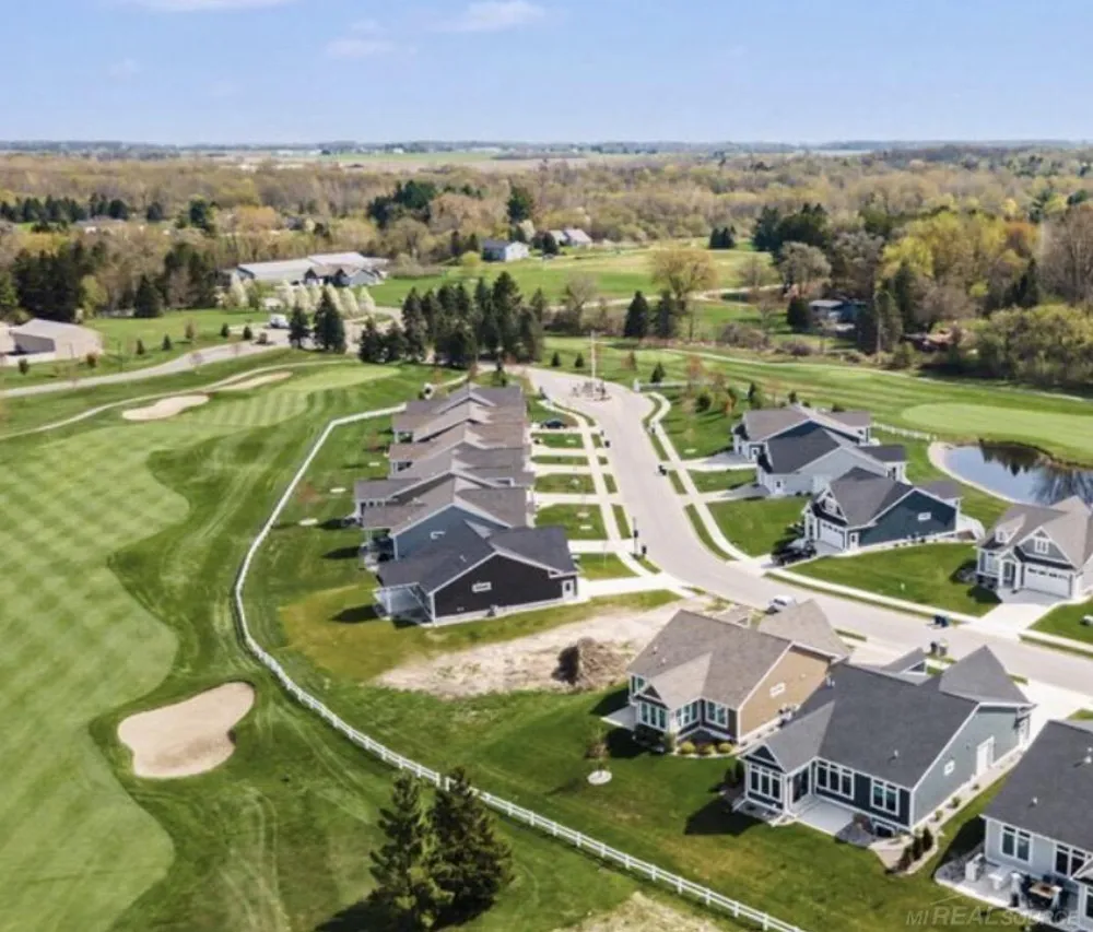4219 Village Green Drive Thomas Township, MI 48623