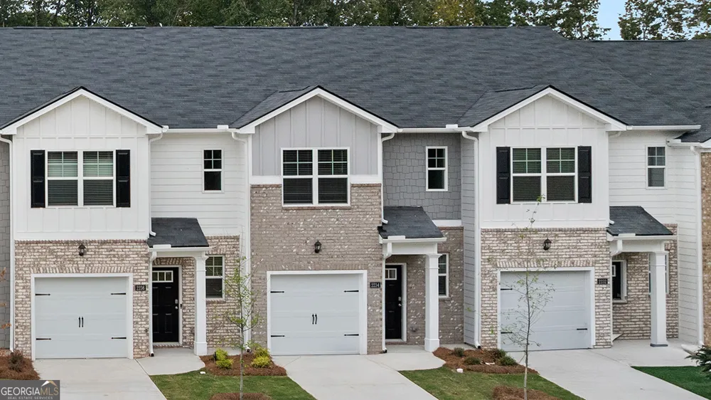 2033 Windward RD Stone Mountain, GA 30088