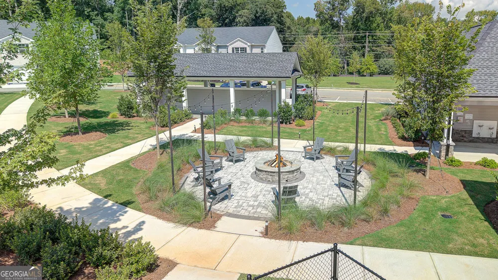 2033 Windward RD Stone Mountain, GA 30088