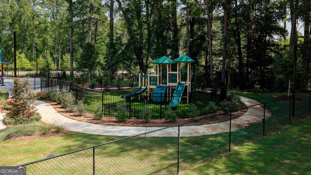 2033 Windward RD Stone Mountain, GA 30088