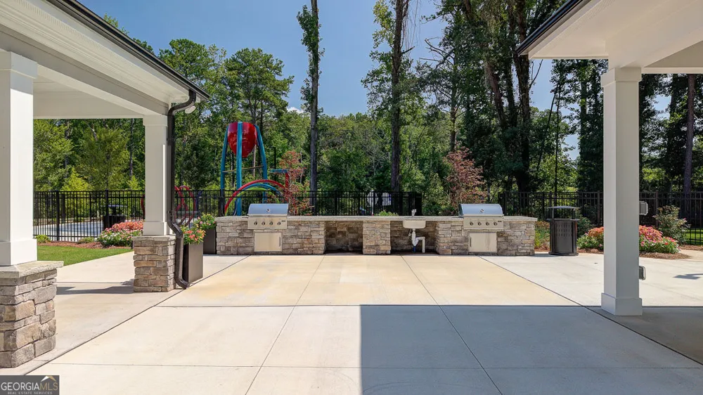 2033 Windward RD Stone Mountain, GA 30088