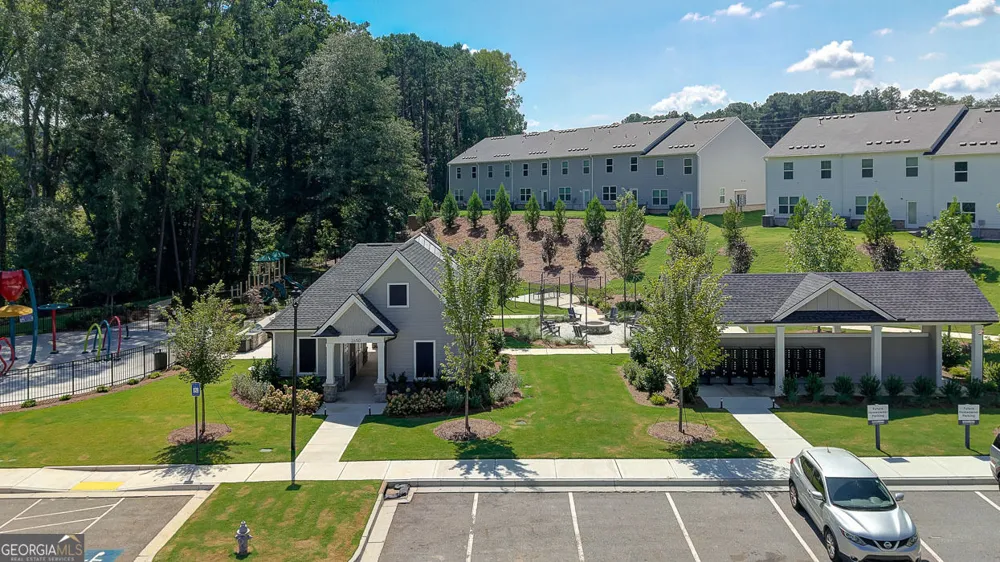2033 Windward RD Stone Mountain, GA 30088
