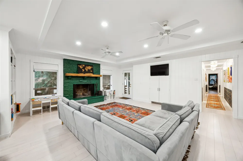 1657 Nob Hill Road Dallas, TX 75208