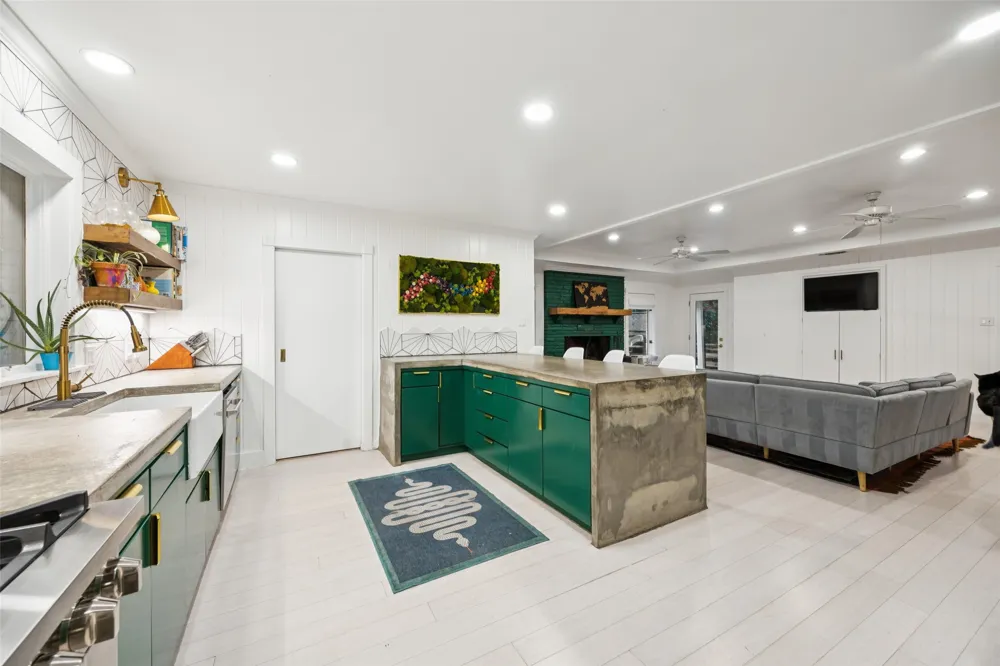 1657 Nob Hill Road Dallas, TX 75208