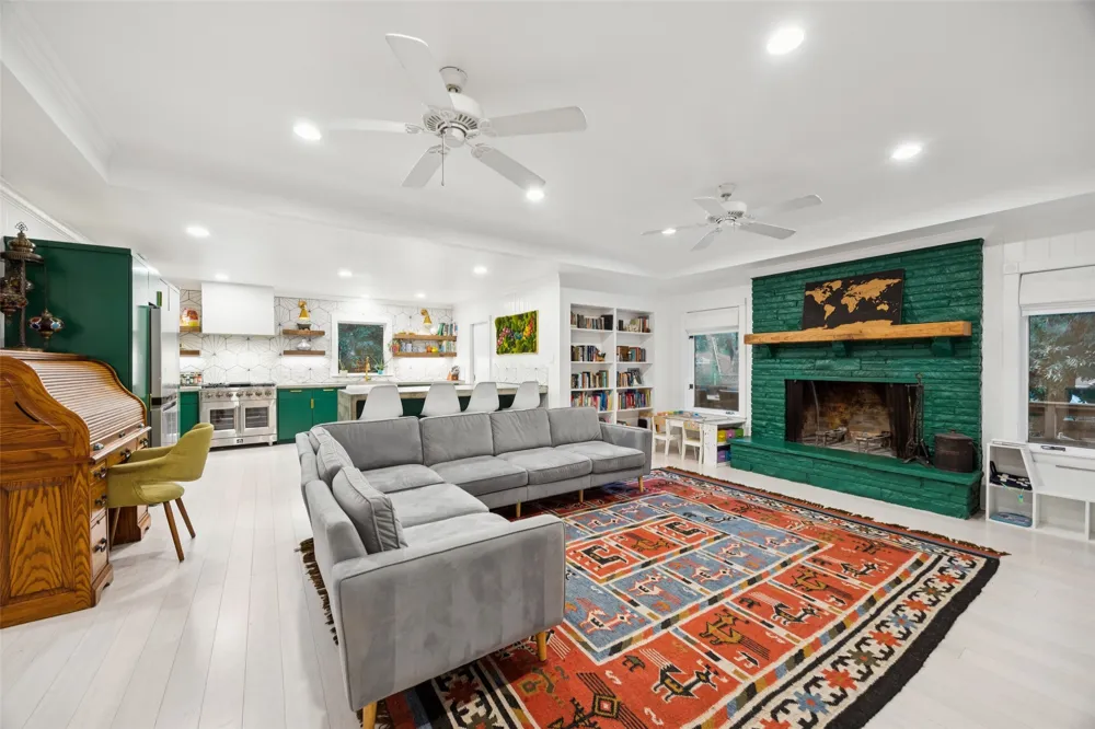 1657 Nob Hill Road Dallas, TX 75208