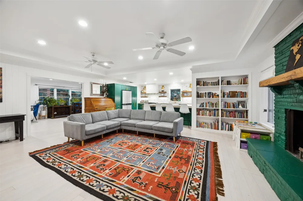 1657 Nob Hill Road Dallas, TX 75208