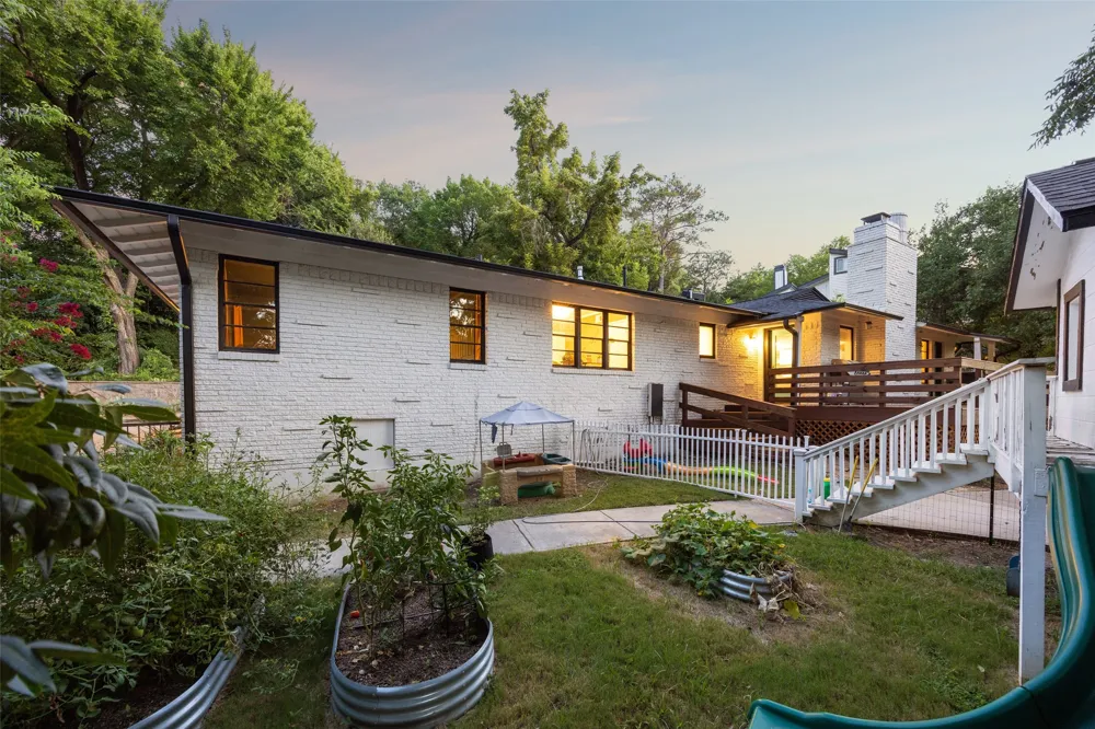 1657 Nob Hill Road Dallas, TX 75208