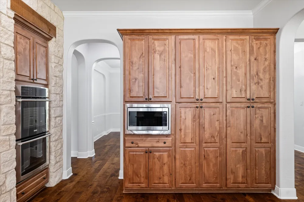 402 Parkway Drive Alvarado, TX 76009