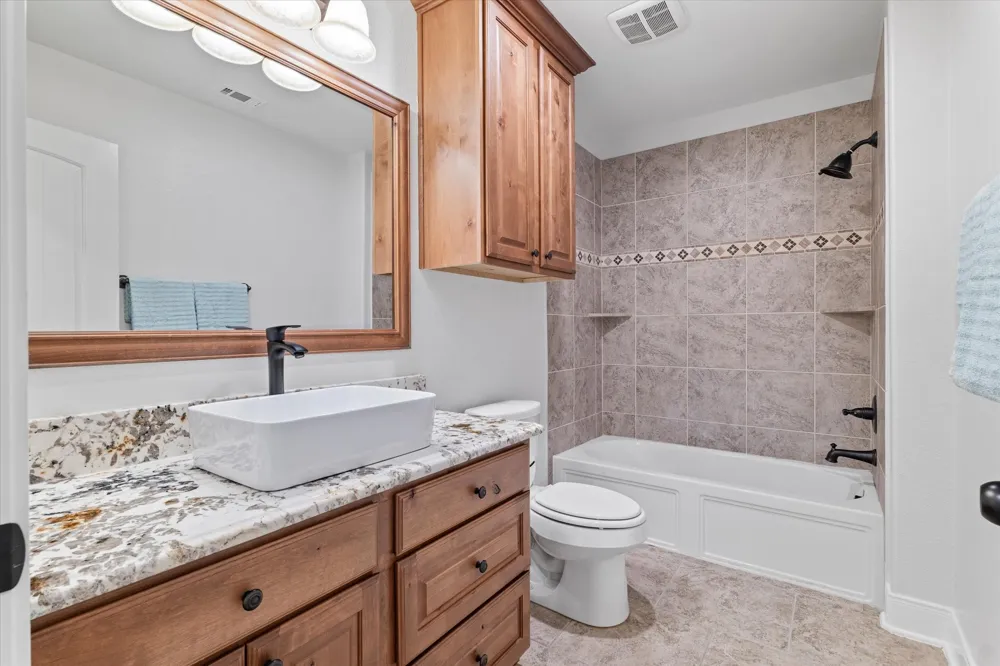 402 Parkway Drive Alvarado, TX 76009