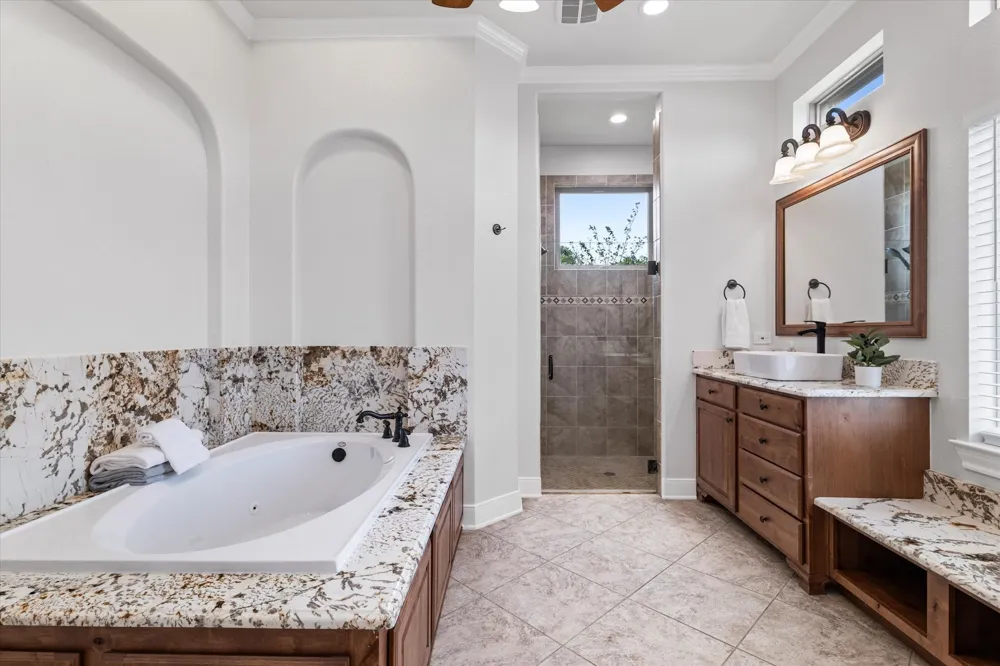 402 Parkway Drive Alvarado, TX 76009