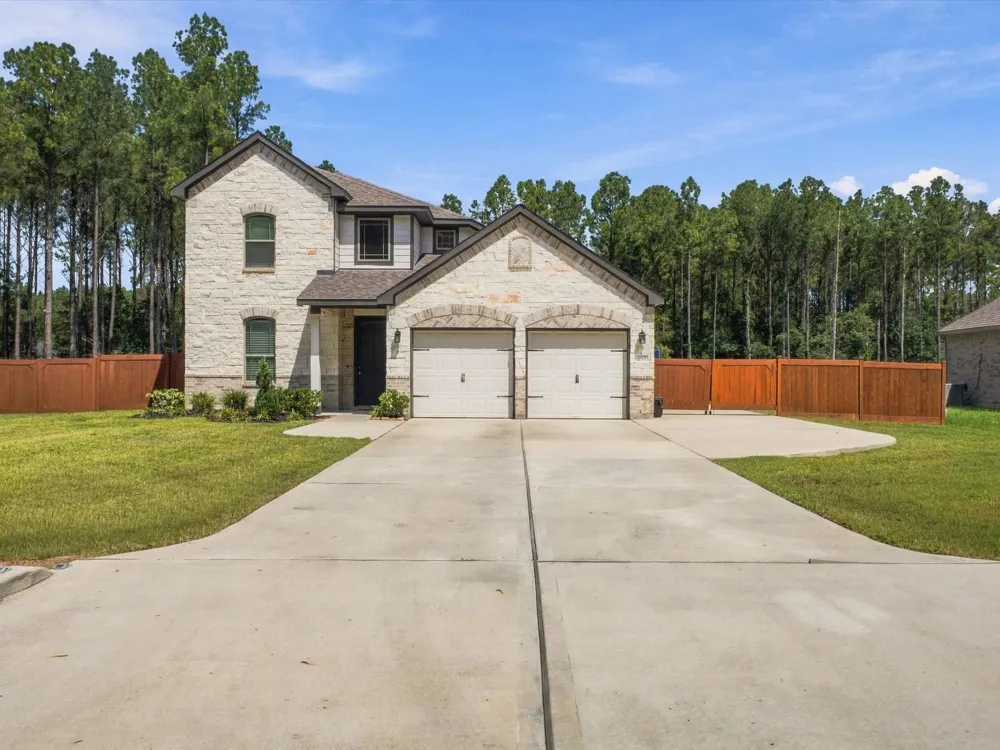 1563 Road 66114 Dayton, TX 77535